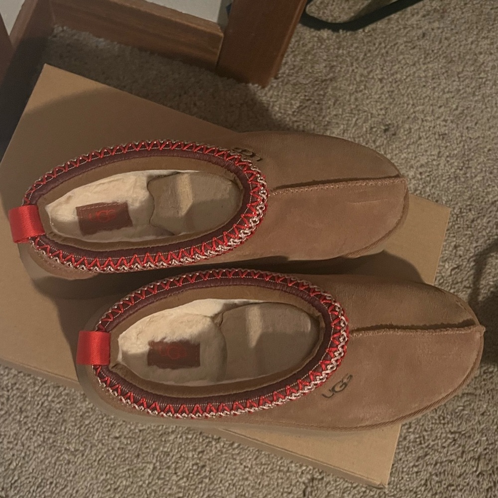 NWT UGG Tazz in Chestnut - Picture 4 of 4